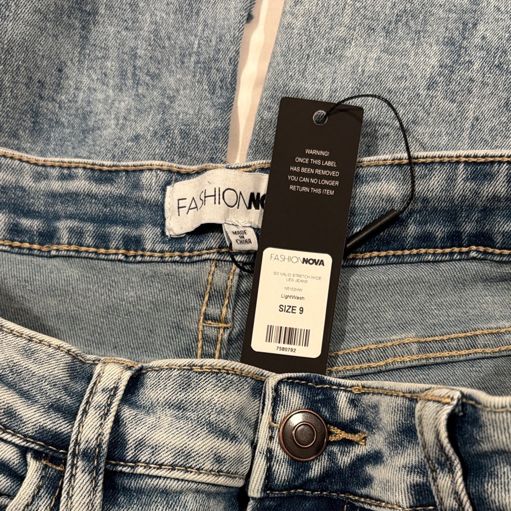 Fashion Nova Light Blue Flare Jeans Super stretch - Picture 4 of 4